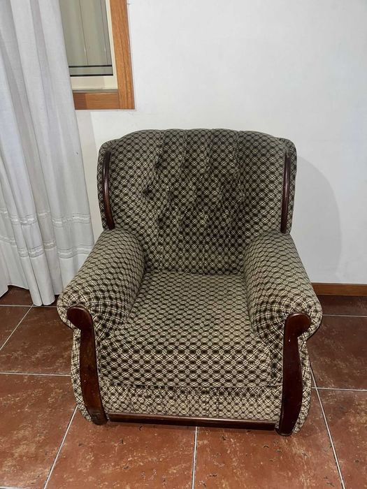 Conjunto de Sofás e mesa de centro