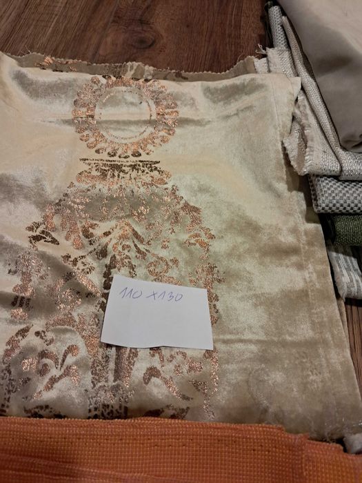 Materiały tapicerskie, końcówki materiałów, duże kawałki, ponad 9 kg