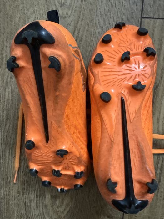 Buty piłkarskie korki Puma Ultra r. 33, 20 cm