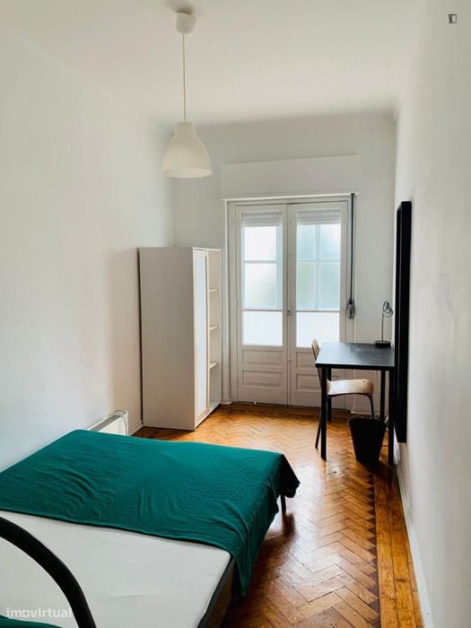 Quarto - localizado em Benfica Lisbon