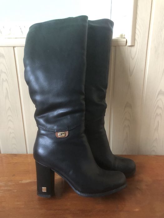 Зимові сапоги на підборах