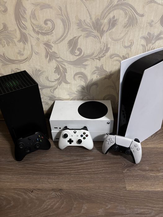 Ігрові приставки Xbox series Playstation 5