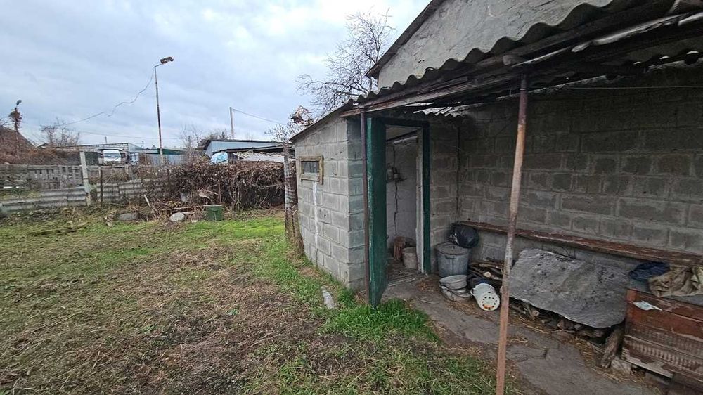 Неподалік від Ж.Д,вокзалу продається утеплений будинок в Яготині