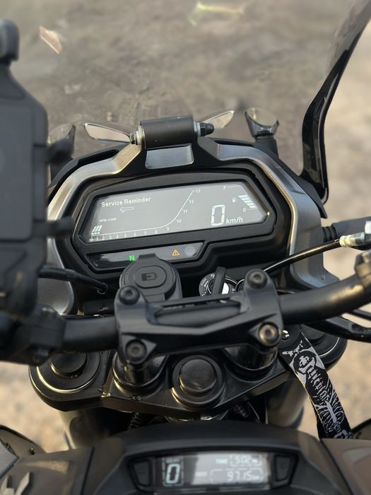 BAJAJ dominar 400 UG