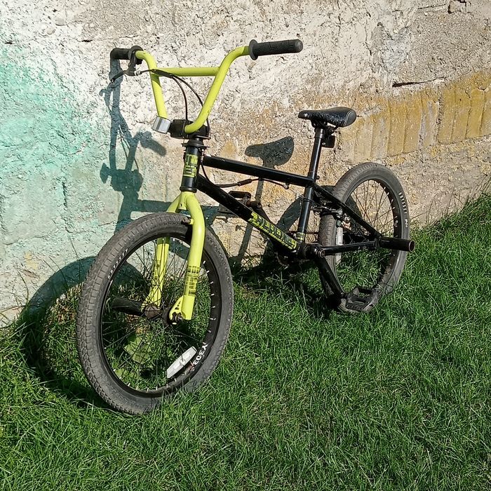 Rower BMX czarno zielony