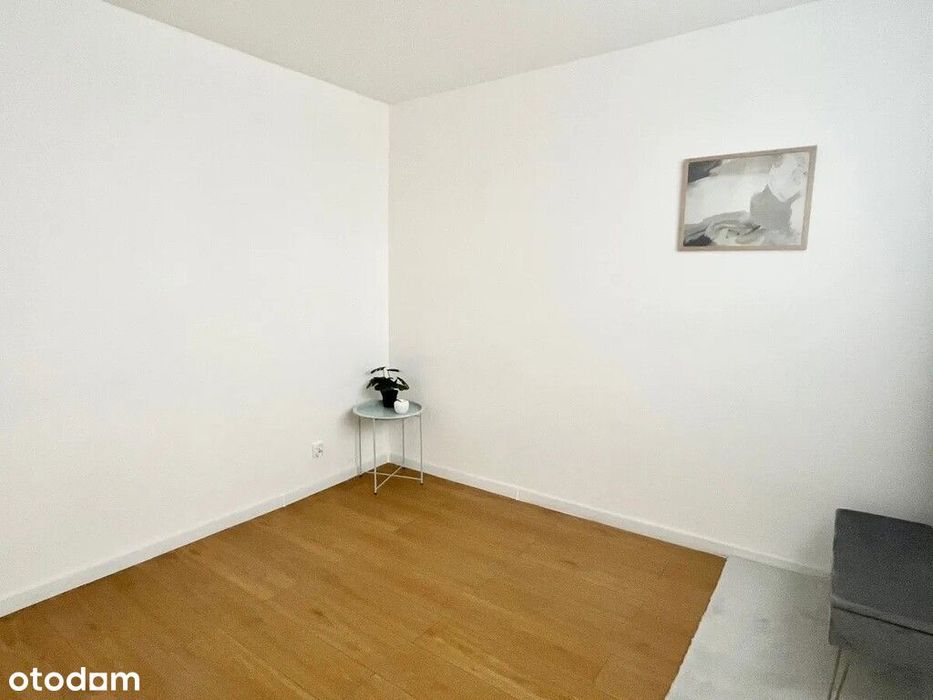 Nowoczesne, jasne mieszkanie – balkon, zieleń