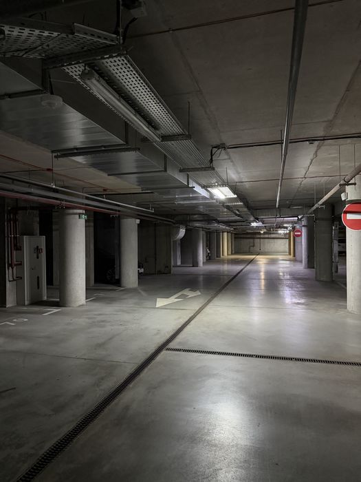 Паркомісце ЖК Лебединий (ревуцького 40-В) все включено