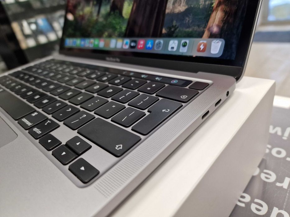 Macbook PRO 13 2020/ i5/ 16GB DDR4/ 512GB/ 644 cykle/ Grade A-/ FV23%