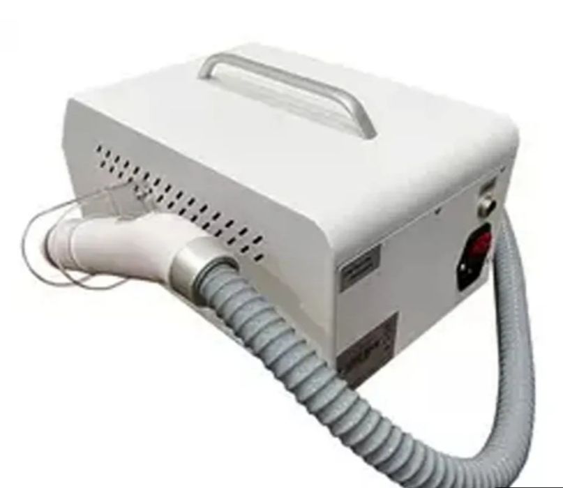 Aparelho a laser Pico sem água e não invasivo para lavagem de sobrancelhas, remoção de tatuagens e sardas em picossegundos.