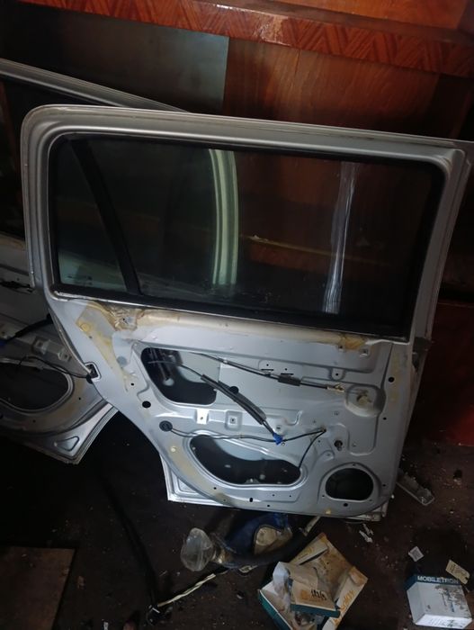 Продам на Opel Astra g Комплект дверей перед,зад,і ляда багажника.