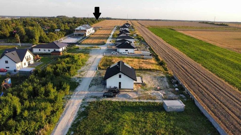 Działka budowlana na nowym osiedlu domów jednorodzinnych