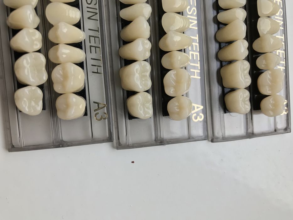 Гарнітури акрилових зубів для зубних протезів А3, А2, А1