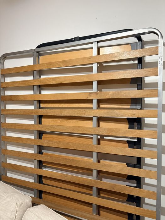 Estrados de cama com pés