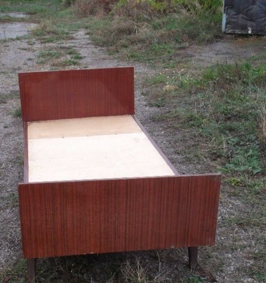 Ліжко односпальне дерев'яне  кровать