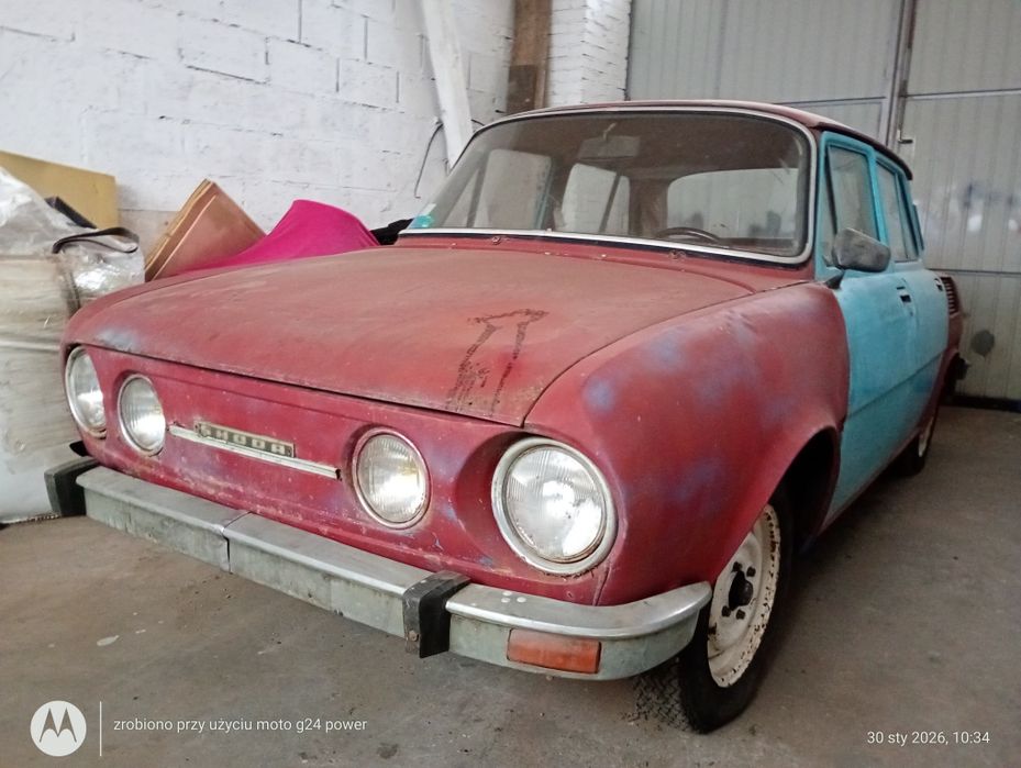 Skoda 100