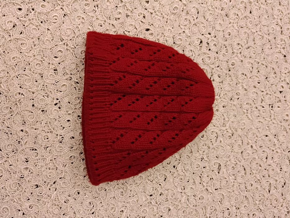 Czerwona czapka 50% wełny