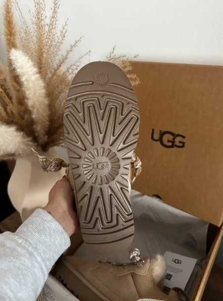 UGG Lowmel Sand R.40