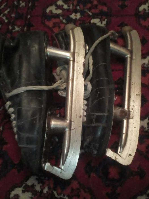 КОНЬКИ     ретро