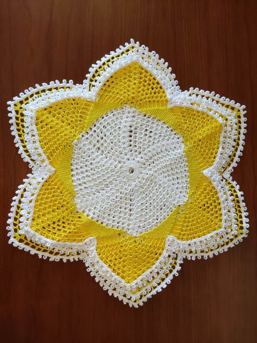 Conjunto de 4 Naperons novos em Crochet feitos à mão.