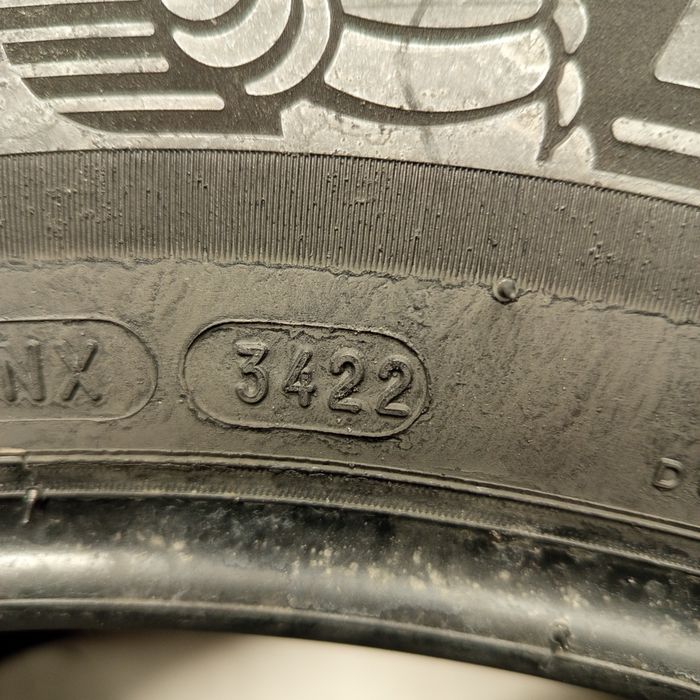 225/60R18 Michelin pilot Alpin 5 SUV
