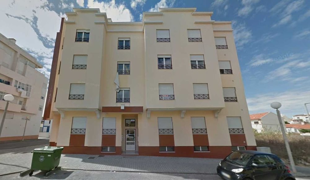 Apartamento T2+1 para Arrendar em Peniche