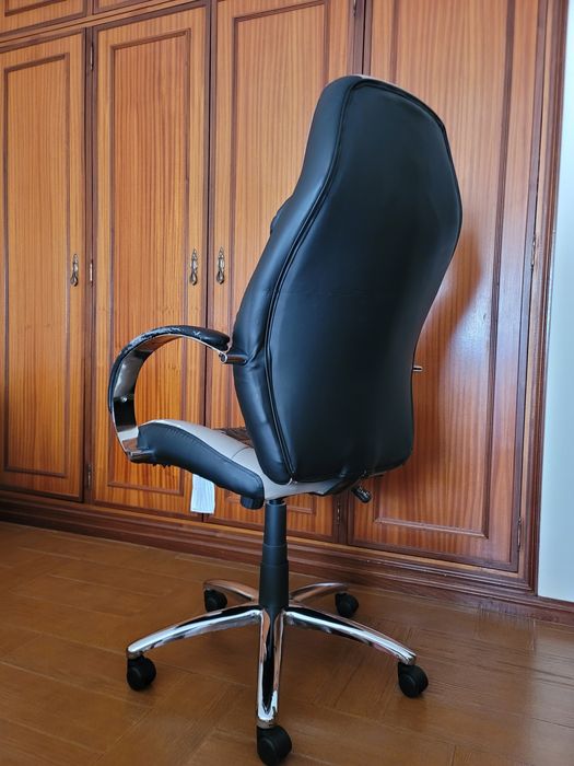 Vendo cadeira de escritório para estofar