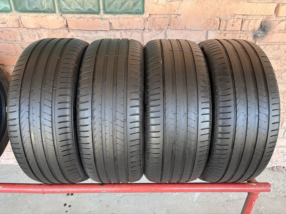 Комплект літніх шин 255/45R19 Pirelli