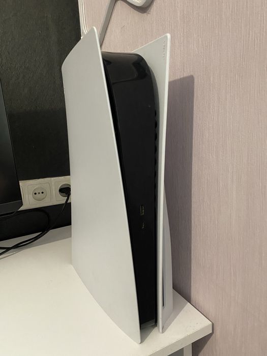 TRADE IN! - Приставка Sony  PlayStation 5 - PS5 (з дисководом)