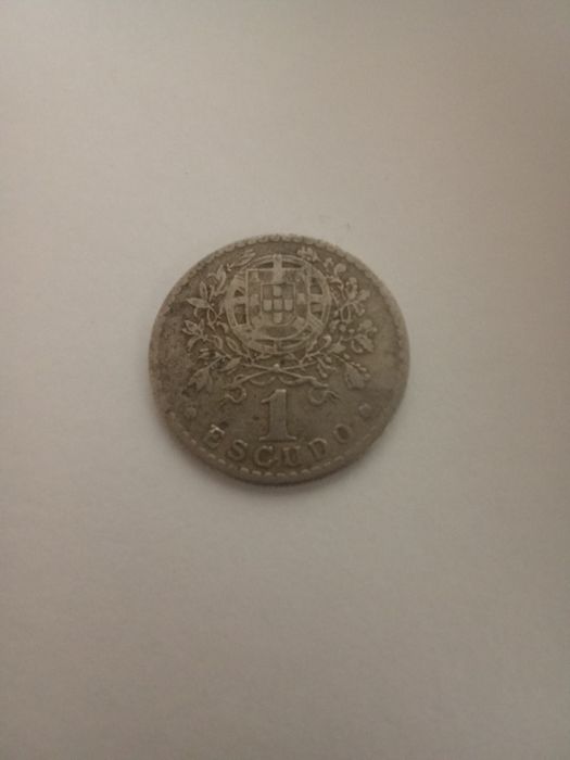 Moedas escudos antigas coleção