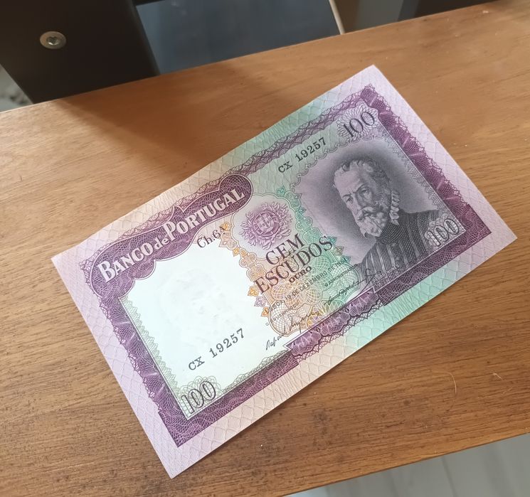 Nota de 100 escudos com representação de Pedro Nunes