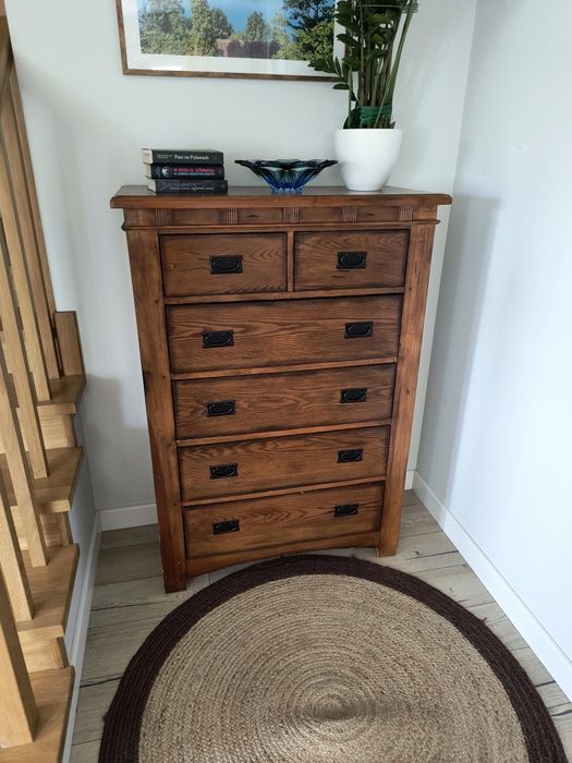 Komoda z drzewa egzotycznego