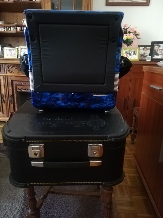 Vendo concertina semi nova