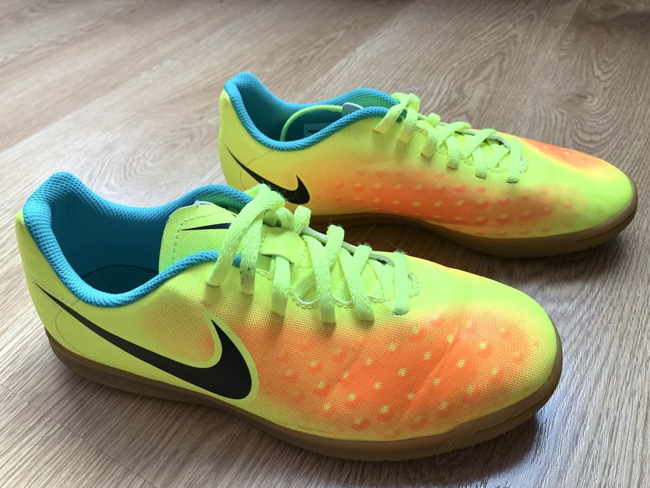 Кросівки Nike Magista X