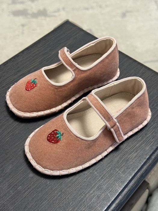 Велюрові балетки zara