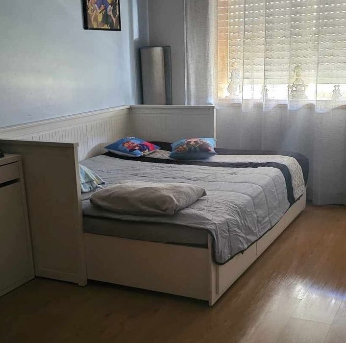 Cama HEMNES IKEA + 2 colchões