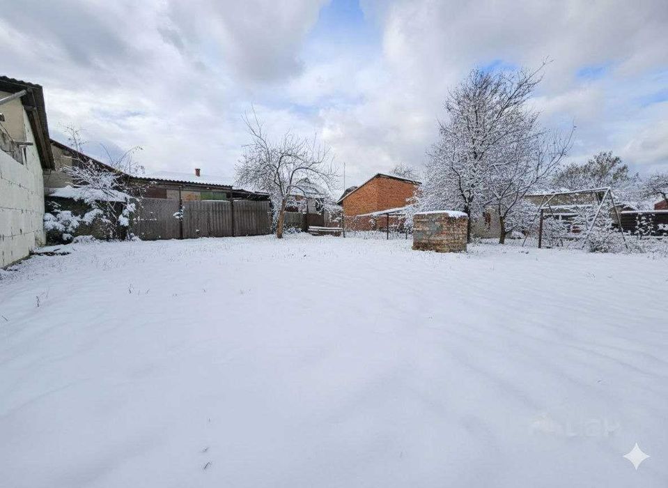 Продається добротний цегляний будинок з гаражем в м.Стрий...