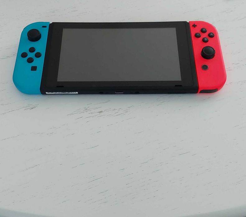Nowe Nintendo Switch z grą