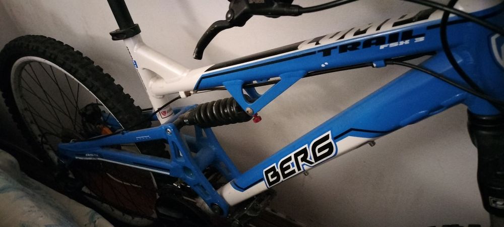 Bicicleta de estrada em bom estado