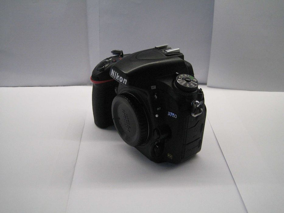 Nikon lentes FX 85 1.8-24-120-17-55,ED G CamarasD 750 e Lente 24-70 2.8  outras