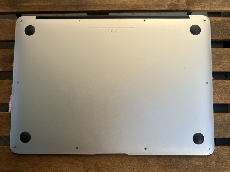 Продам Apple MacBook Air 13 випуск 2017р