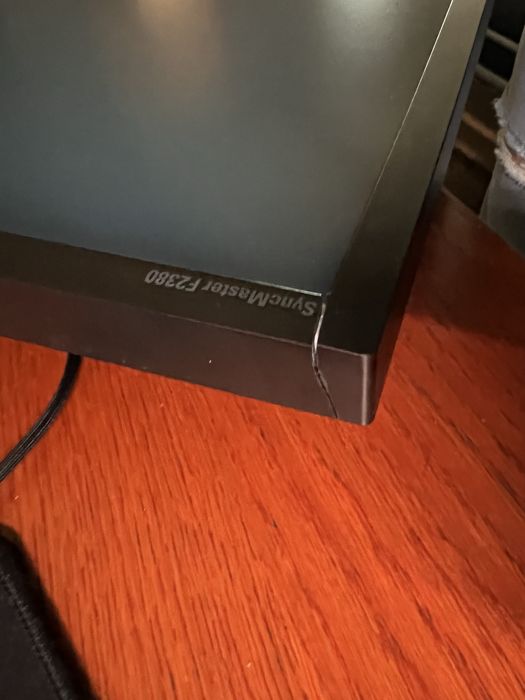 Продам монітор Samsung F2380