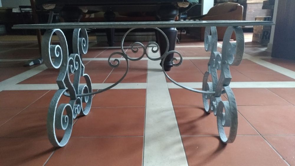 Mesa Ferro Forjado e Tampo Vidro temperado