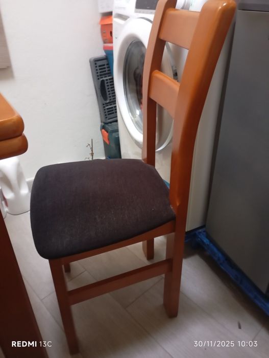 Mesa de jantar e 4 cadeiras