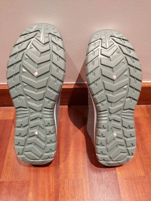 Sapatos de senhora 42
