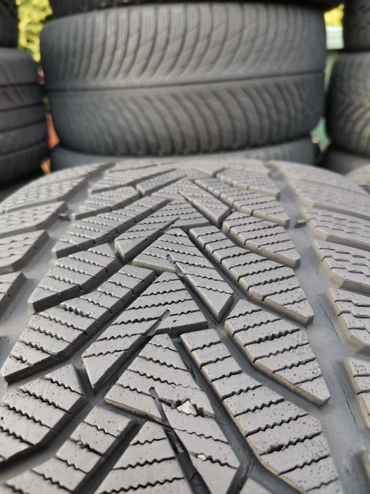 zima 245/45/18 Uniroyal WinterExpert XL 2szt