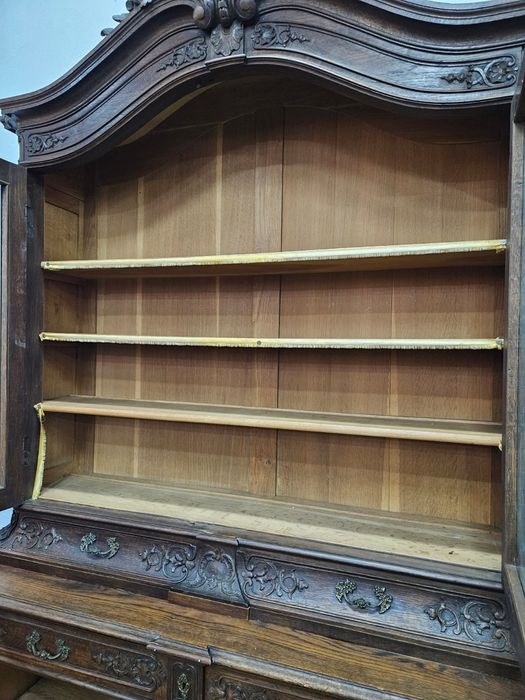 Wysoki rzeźbiony francuski kredens ludwikowski rocaille witryna 272cm/
