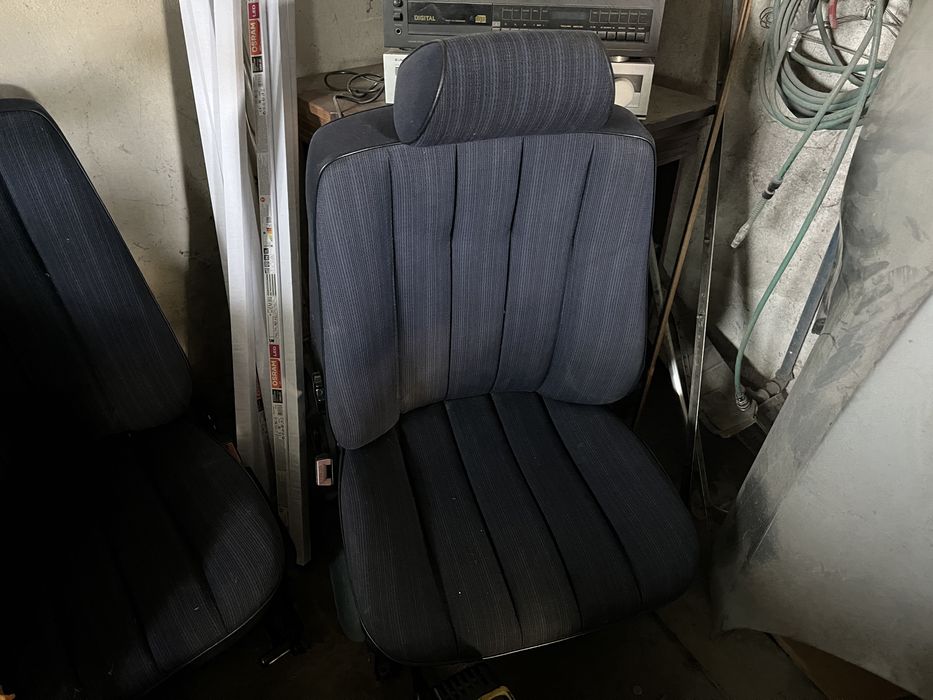 Siedzenia przód tył Marcedes w 124