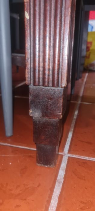 Mesa extensível em madeira maciça