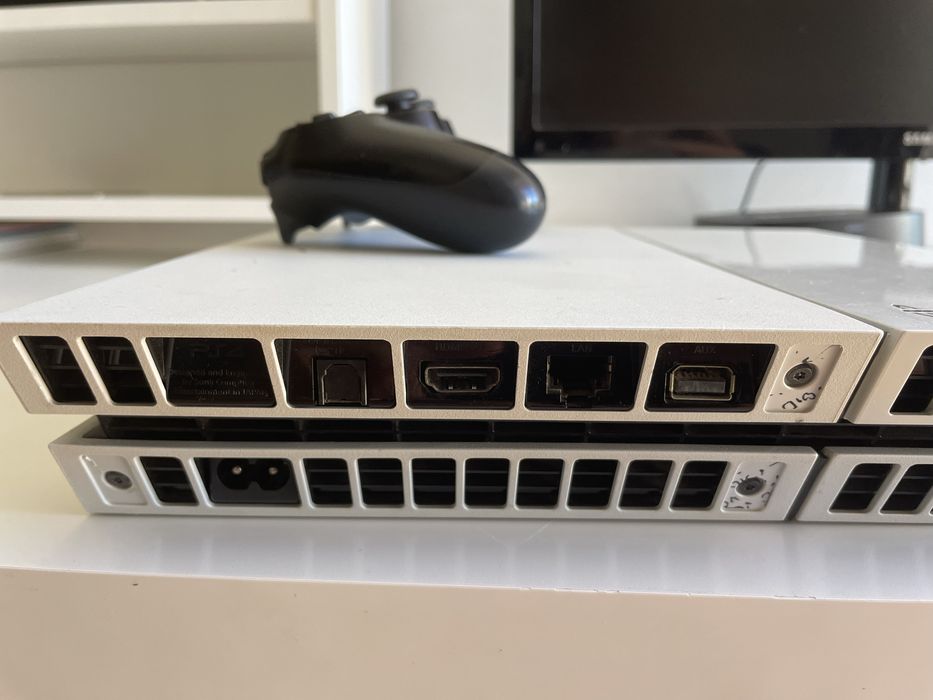 Ps4 branca em otimo estado