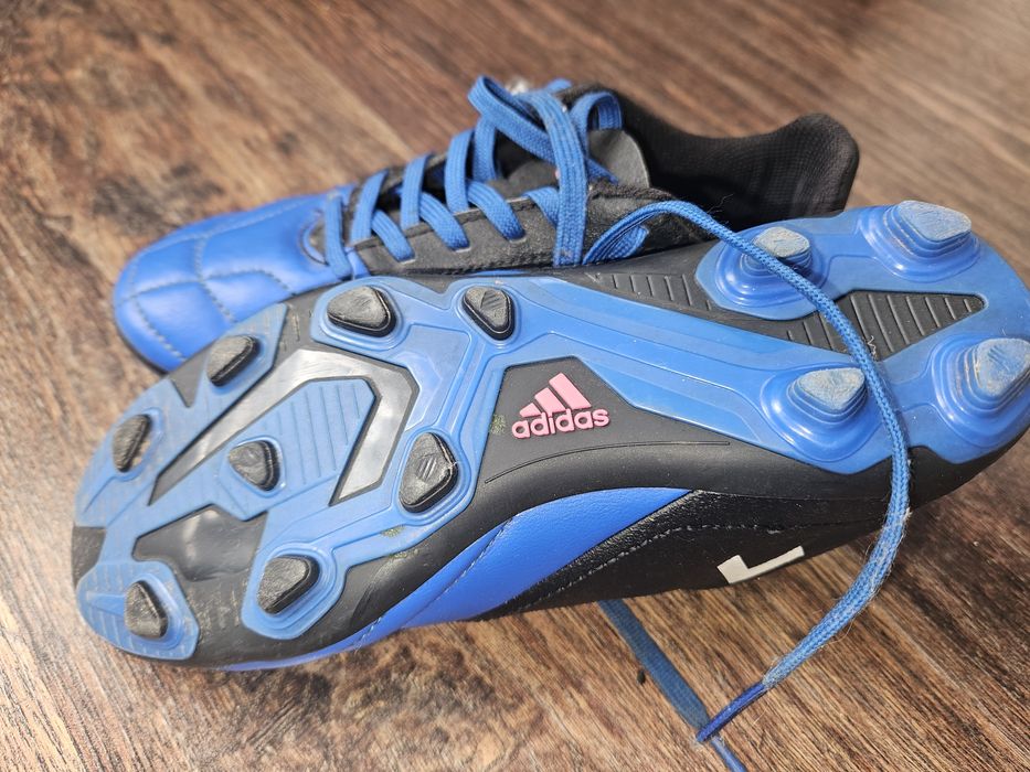 Buty piłkarskie, korki, lanki Adidas, rozm. 33